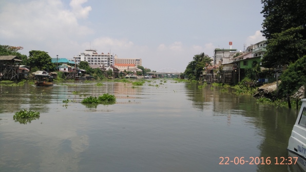 Pa sak river between mainland and Ayutthaya